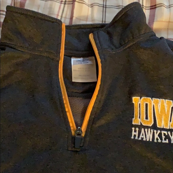 Iowa Hawkeyes quarter zip - Picture 4 of 4